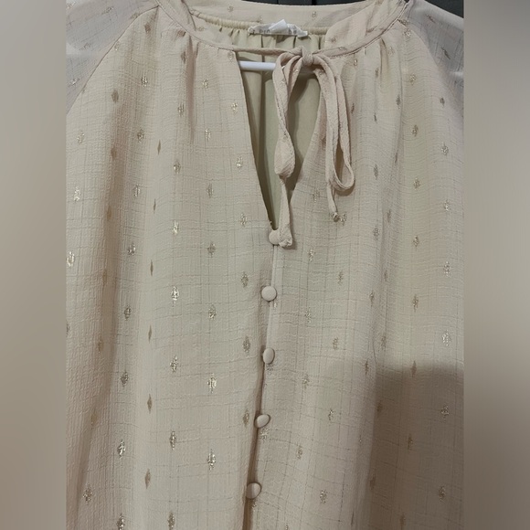 Cream blouse with gold detailing! ✨ - Picture 2 of 6